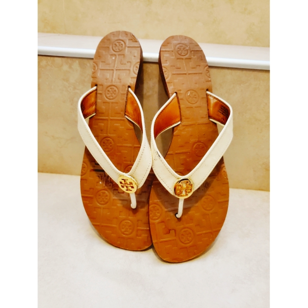 👻 Tory Burch Thora White Thong Slippers 👻